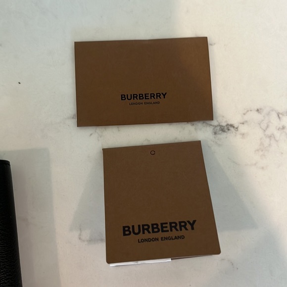 NWT Burberry Black Elmore Leather Zip Around Wallet - Picture 9 of 14